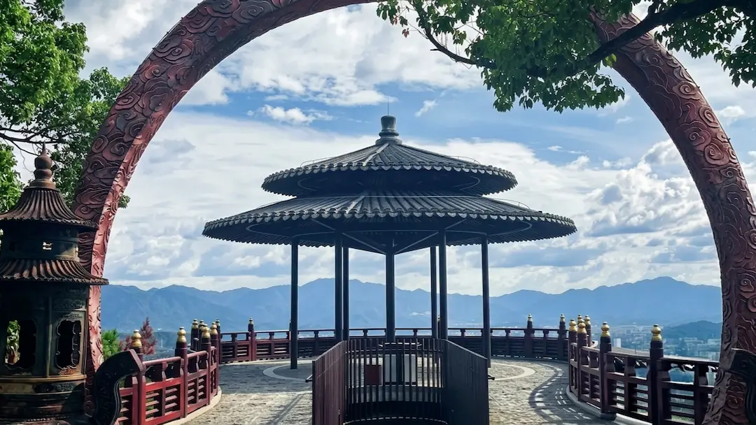 云黄山顶吹吹风